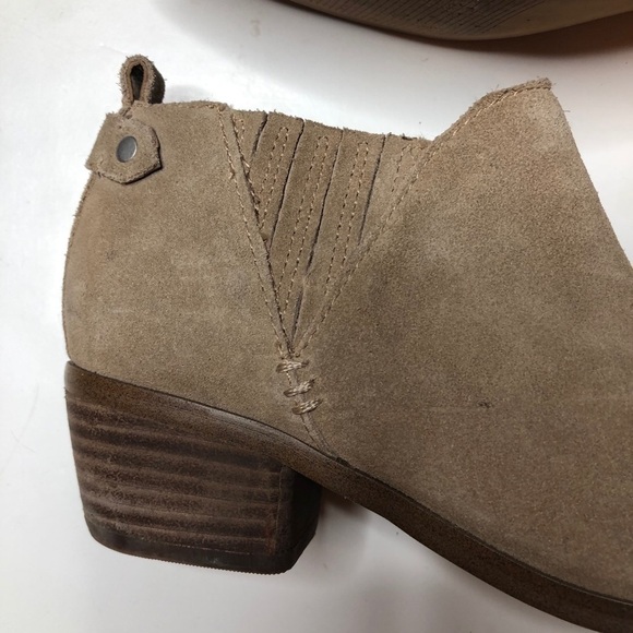 Marc Fisher Low Cut Ankle Booties Suede Tan 6.5 - Picture 3 of 7